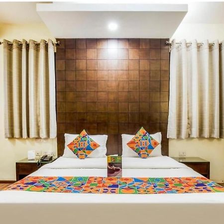 Hotel Max New Delhi Extérieur photo